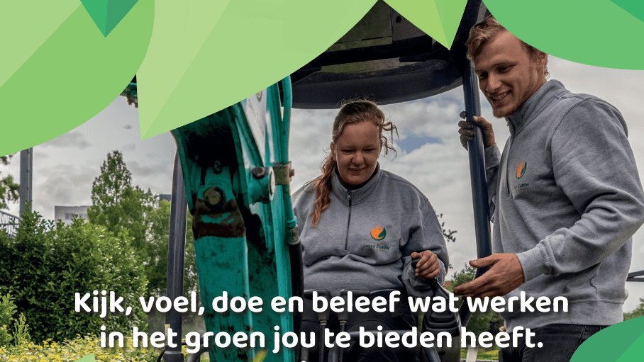 Man + vrouw aan het werk op een landbouwmachine